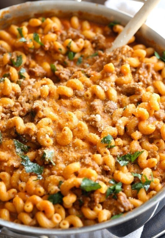 creamysausagepasta 2 570x822 1